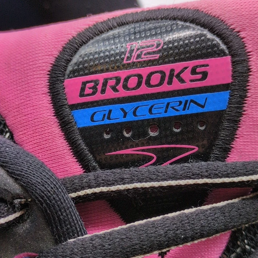 Brooks sneakers womens